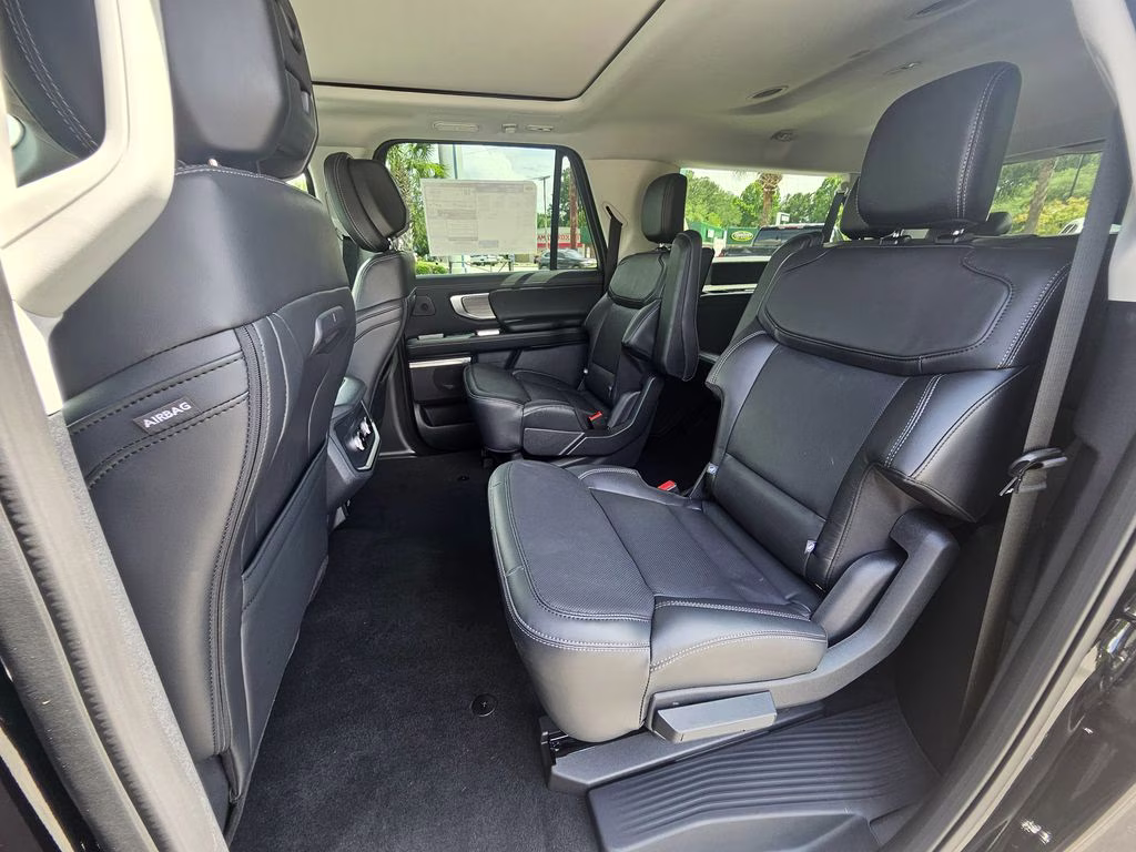 2026 Agate Black Metallic Ford Expedition Max Platinum 4X4 SUV