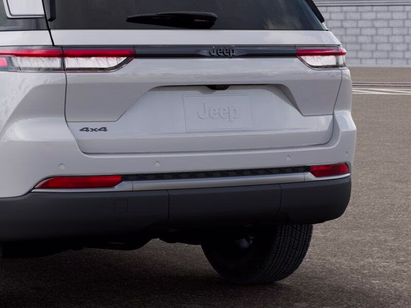 2026 Bright White Clear Coat Jeep Grand Cherokee Grand Cherokee Laredo Altitude 4x4 4X4 SUV