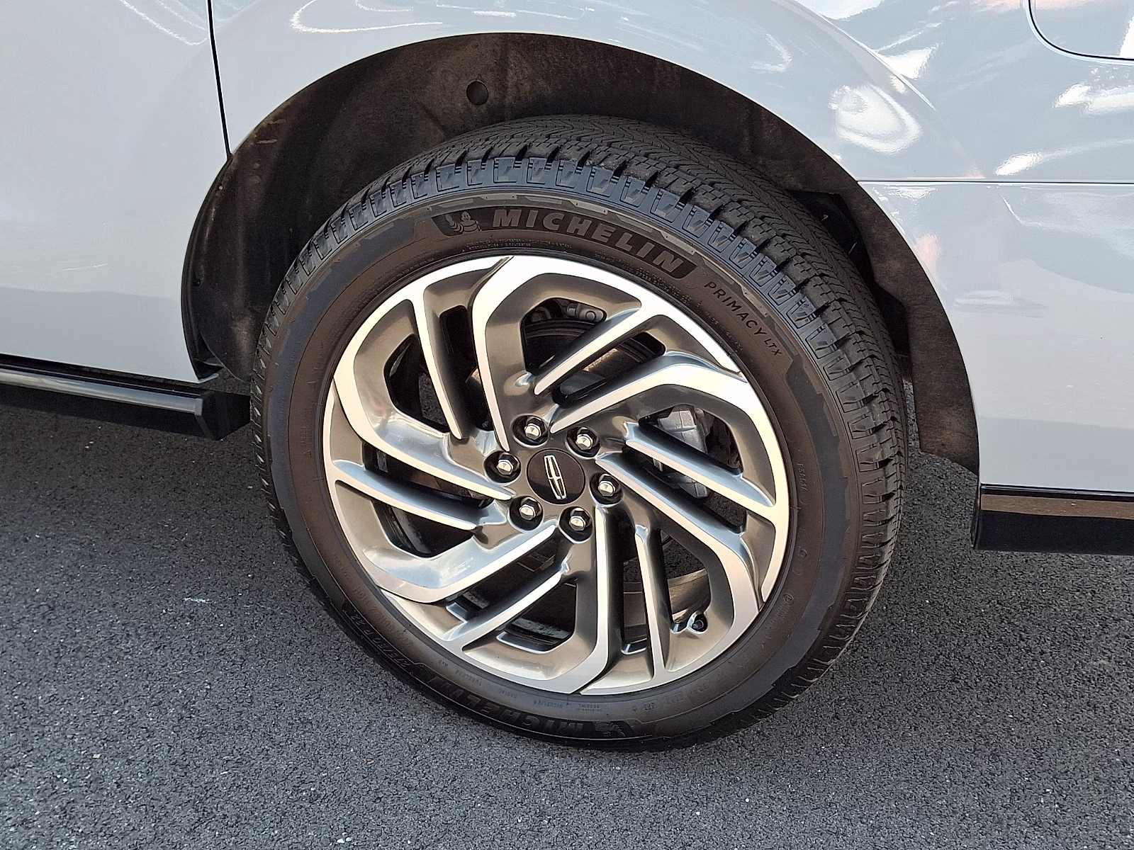 2025 Gray Mist Metallic Tri-Coat - R7 Lincoln Navigator Reserve L 4X4