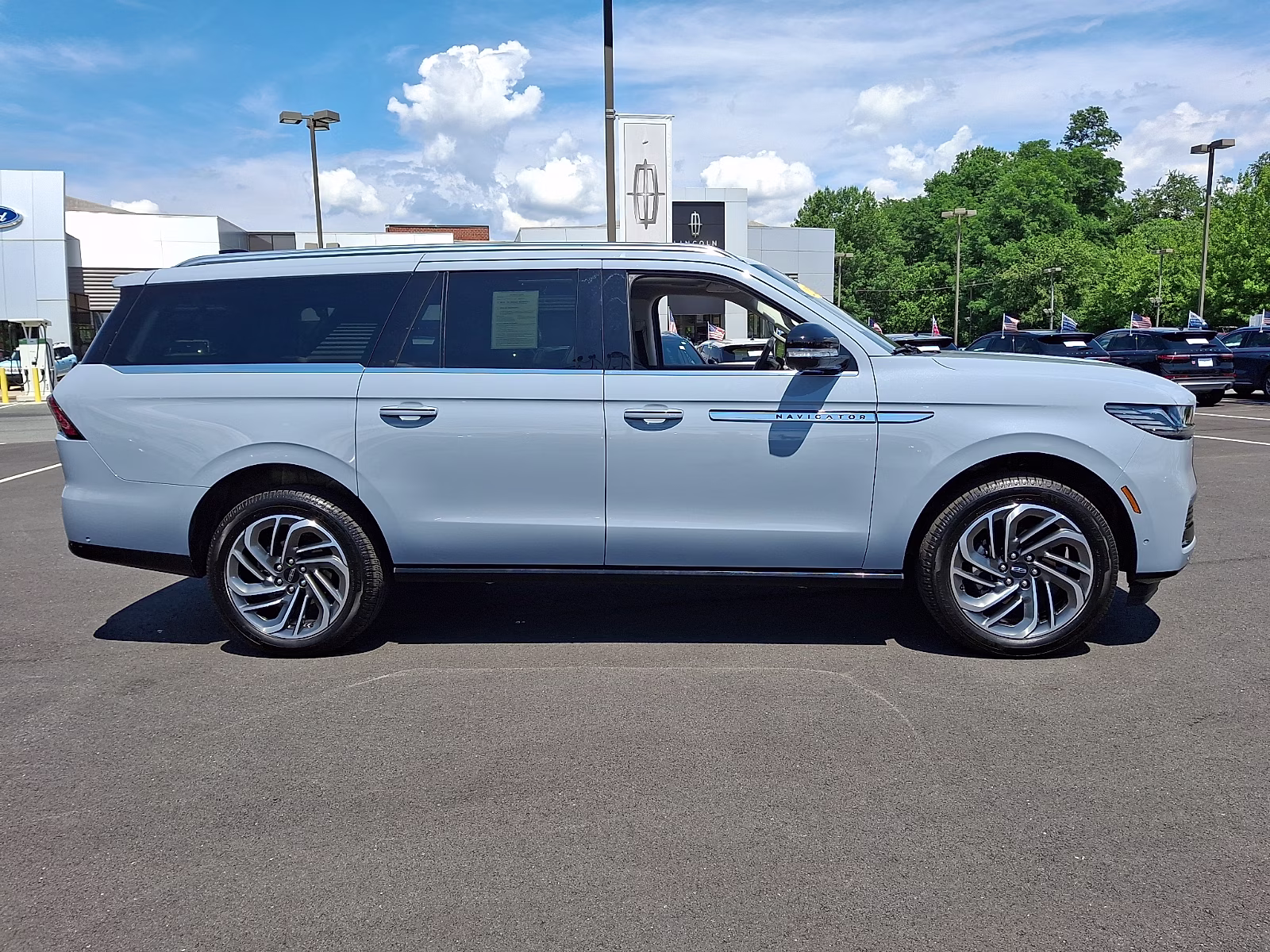 2025 Gray Mist Metallic Tri-Coat - R7 Lincoln Navigator Reserve L 4X4