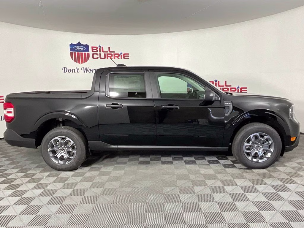 2026 Shadow Black Ford Maverick XLT FWD Truck