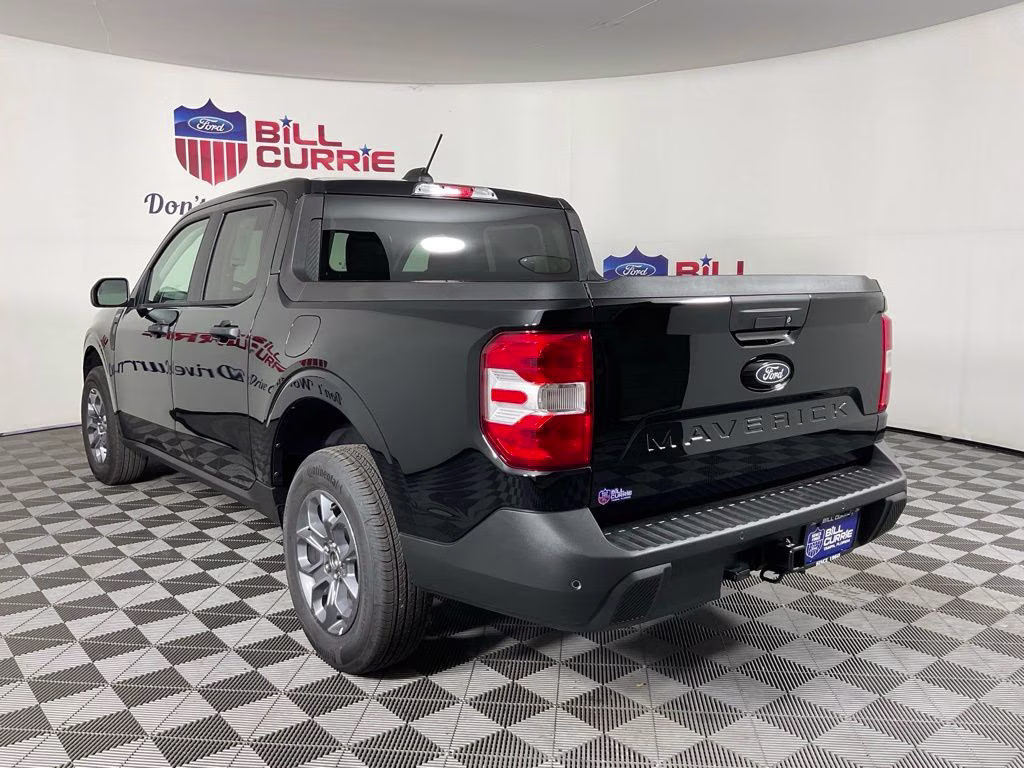 2026 Shadow Black Ford Maverick XLT FWD Truck