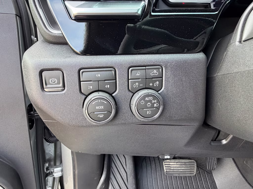 2026 Sterling Gray Metallic Chevrolet Silverado LT 4X4 Truck