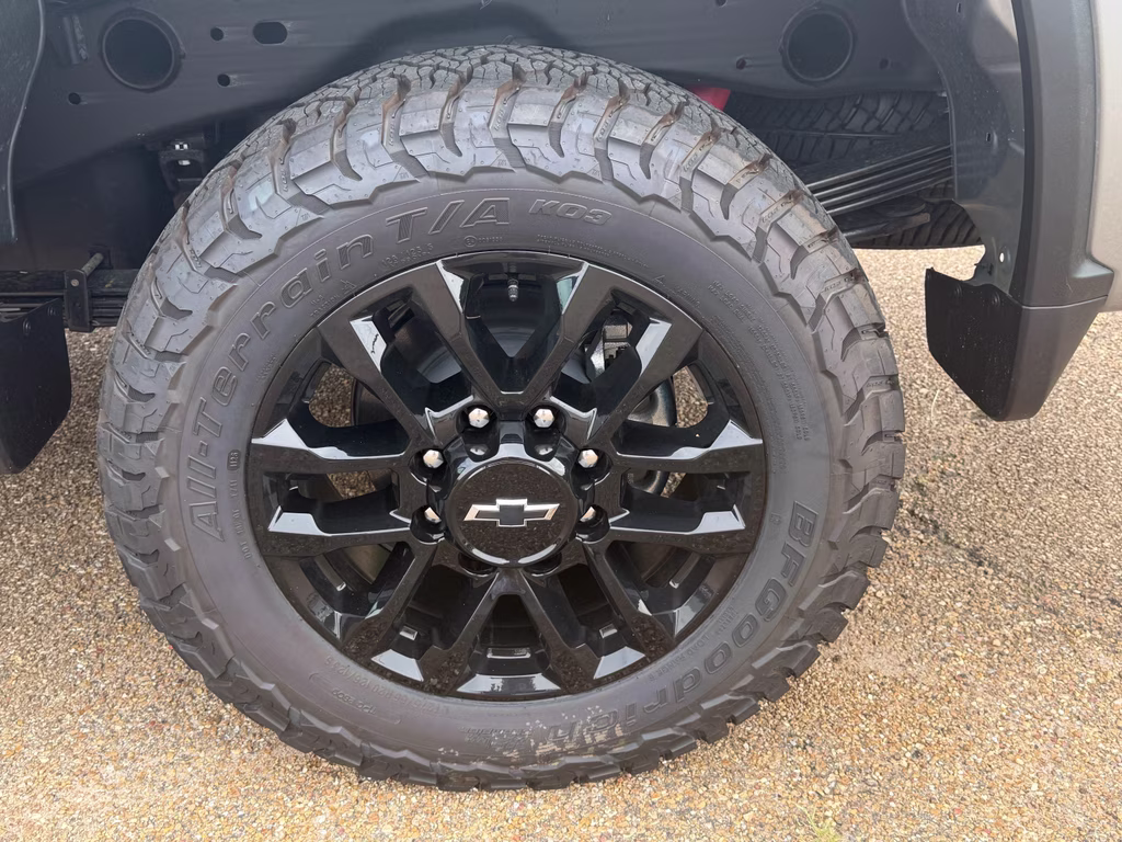 2026 Sterling Gray Metallic Chevrolet Silverado LT 4X4 Truck