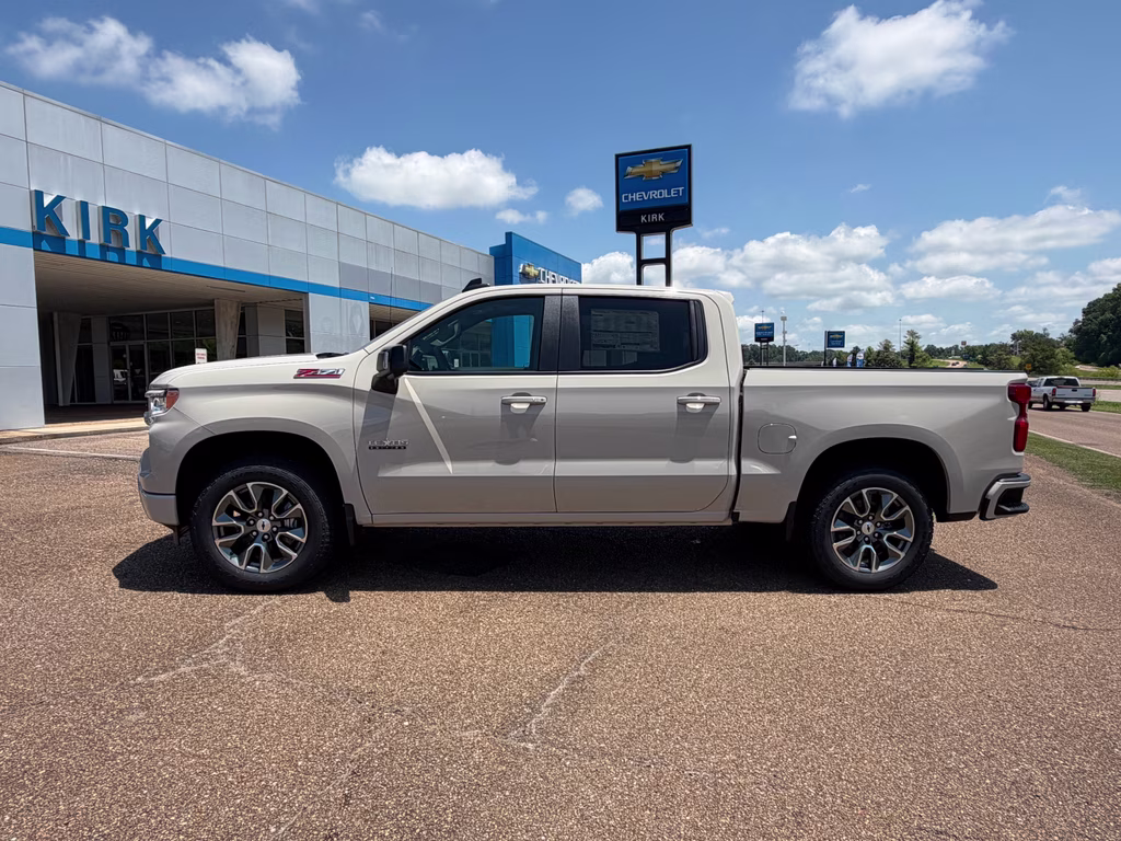 2026 White Sands Chevrolet Silverado RST 4X4 Truck