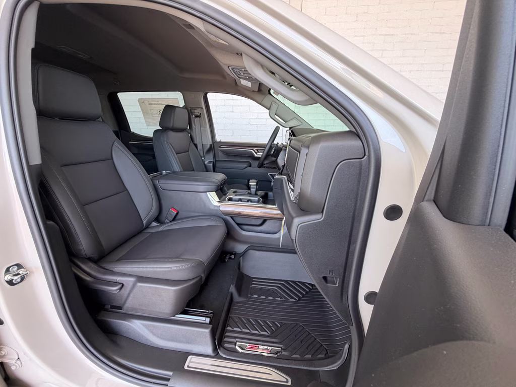 2026 White Sands Chevrolet Silverado RST 4X4 Truck