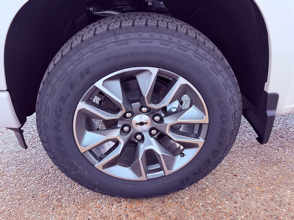 2026 White Sands Chevrolet Silverado RST 4X4 Truck