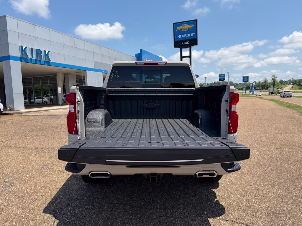 2026 White Sands Chevrolet Silverado RST 4X4 Truck