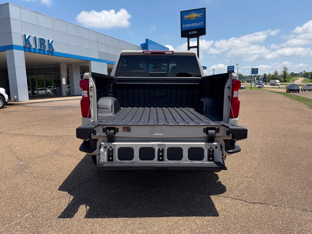 2026 White Sands Chevrolet Silverado RST 4X4 Truck