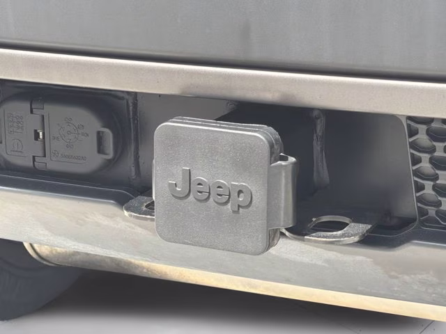 2019 Pearl White Pearlcoat Jeep Cherokee Trailhawk 4X4 SUV