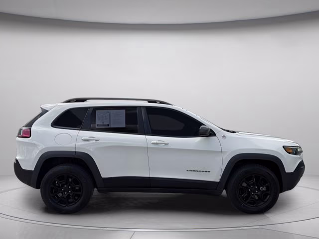 2019 Pearl White Pearlcoat Jeep Cherokee Trailhawk 4X4 SUV