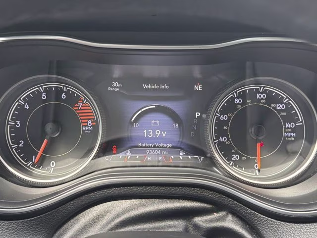 2019 Pearl White Pearlcoat Jeep Cherokee Trailhawk 4X4 SUV