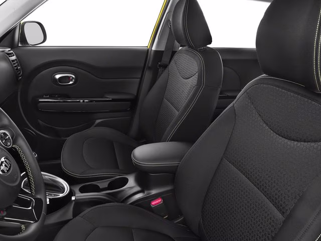 2016 Bright Silver Kia Soul Base FWD Hatchback