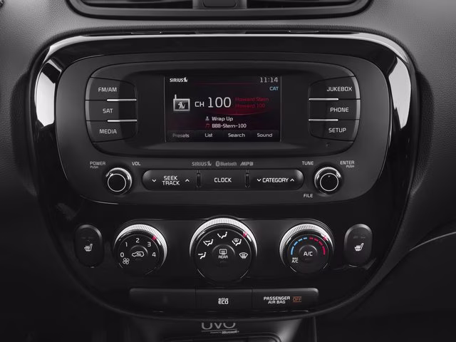 2016 Bright Silver Kia Soul Base FWD Hatchback