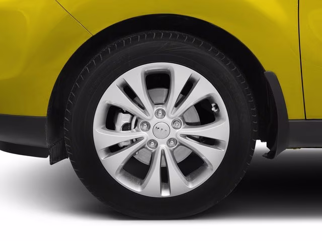2016 Bright Silver Kia Soul Base FWD Hatchback