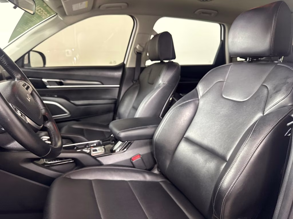 2022 Glacial White Pearl Kia Telluride LX FWD SUV