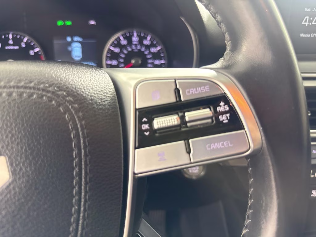 2022 Glacial White Pearl Kia Telluride LX FWD SUV