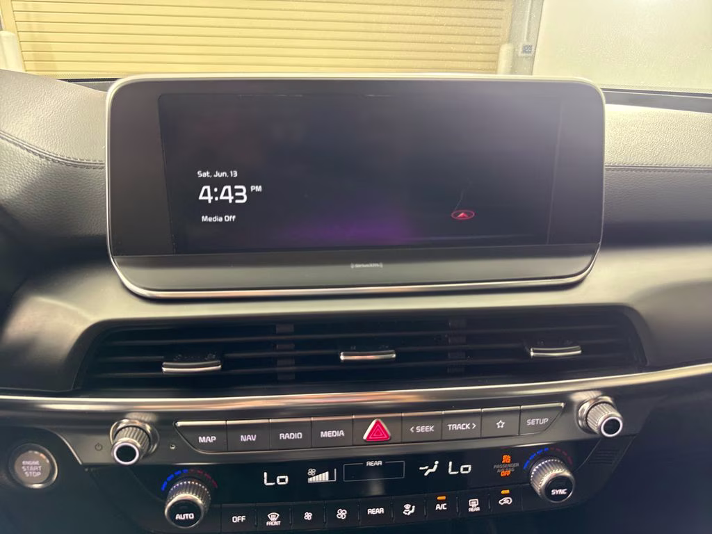 2022 Glacial White Pearl Kia Telluride LX FWD SUV