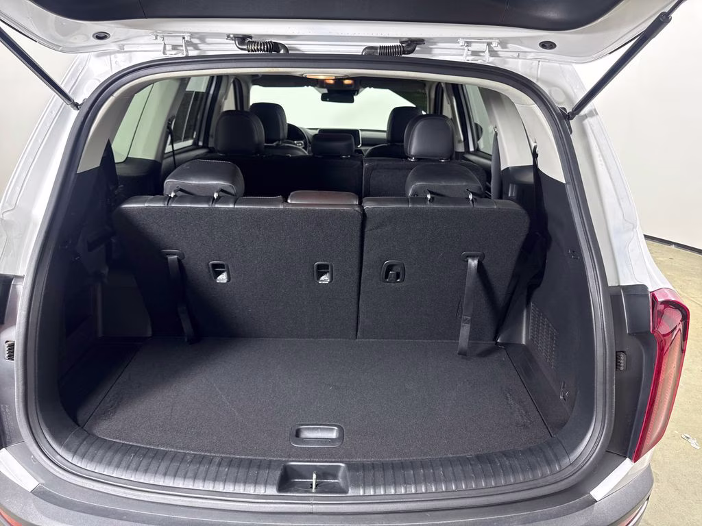 2022 Glacial White Pearl Kia Telluride LX FWD SUV
