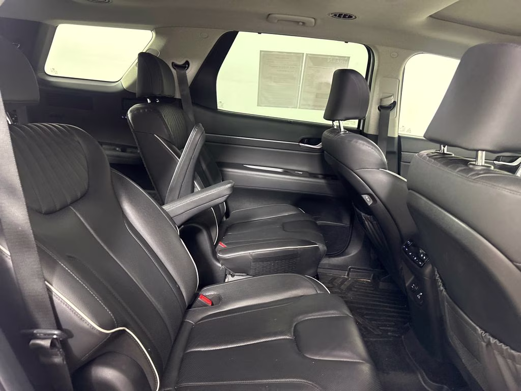 2023 Hyper White Hyundai Palisade Limited AWD SUV