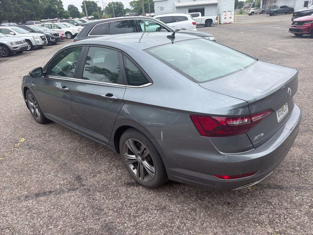 2020 Platinum Gray Metallic Volkswagen Jetta R-Line FWD Sedan