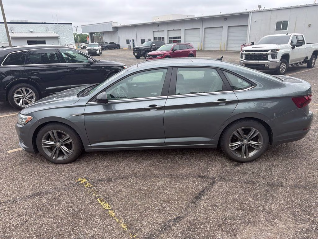 2020 Platinum Gray Metallic Volkswagen Jetta R-Line FWD Sedan