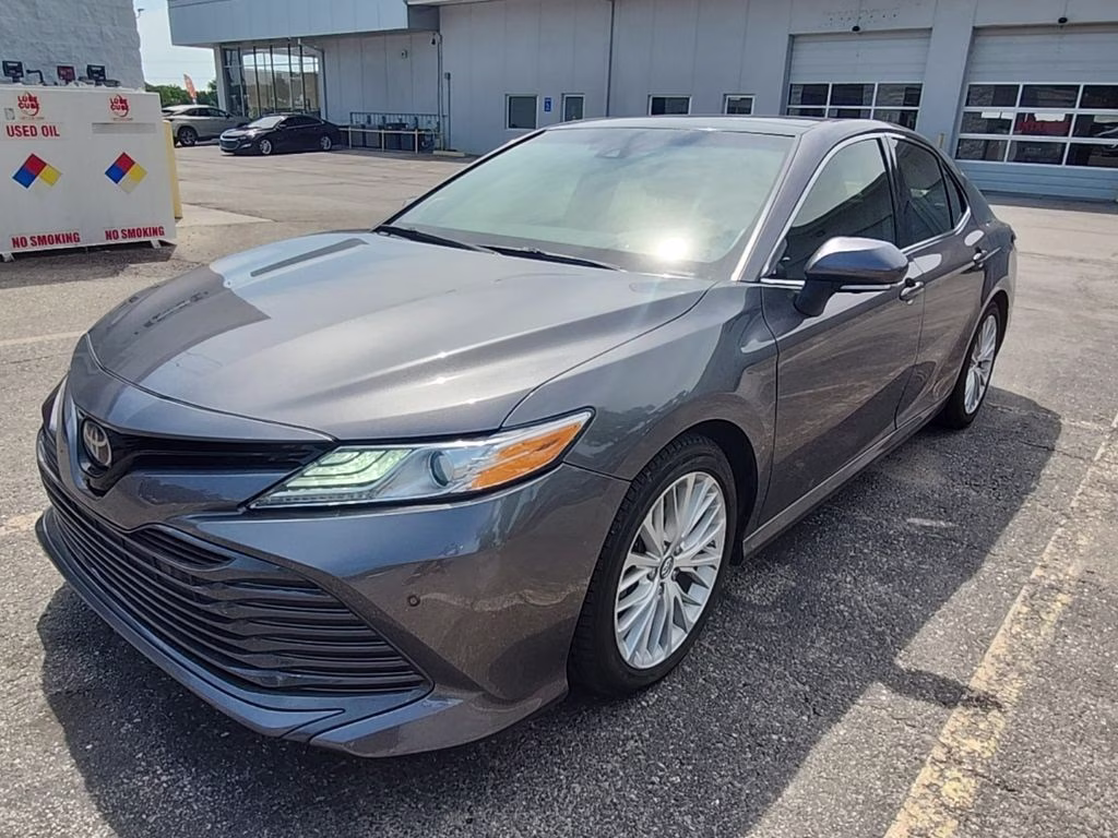2018 Predawn Gray Mica Toyota Camry XLE FWD Sedan