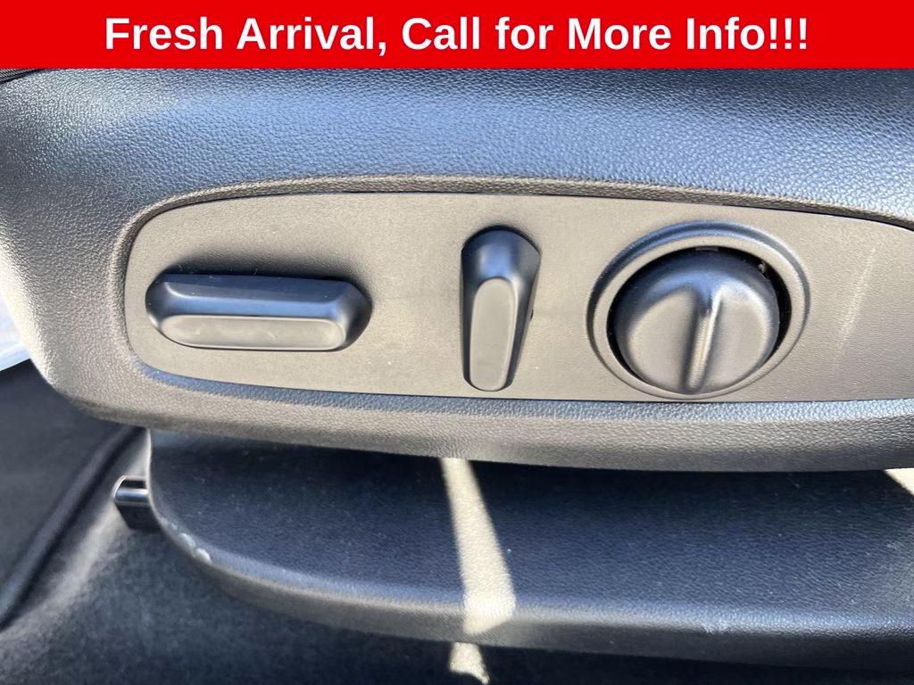 2021 Summit White Chevrolet Blazer LT FWD SUV