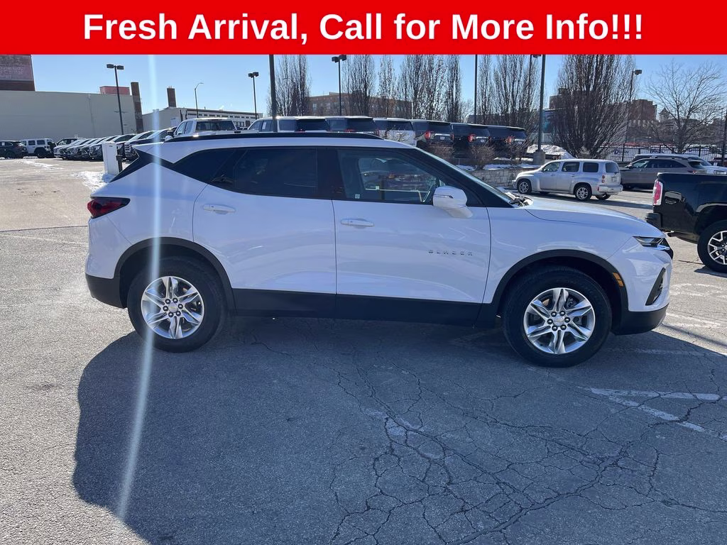 2021 Summit White Chevrolet Blazer LT FWD SUV