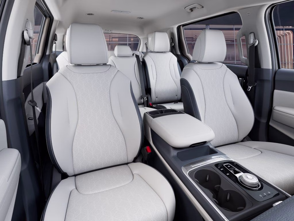 2026 Ceramic Silver Kia Carnival Hybrid EX FWD Van