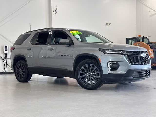 2023 Sterling Gray Metallic Chevrolet Traverse RS AWD SUV
