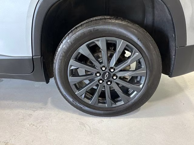 2023 Sterling Gray Metallic Chevrolet Traverse RS AWD SUV