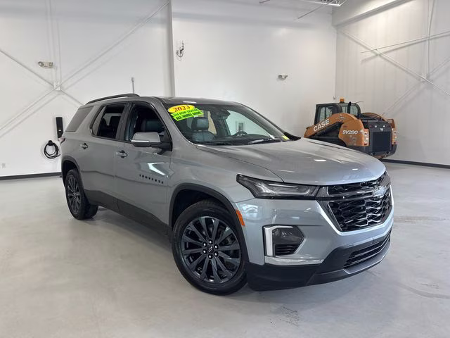 2023 Sterling Gray Metallic Chevrolet Traverse RS AWD SUV