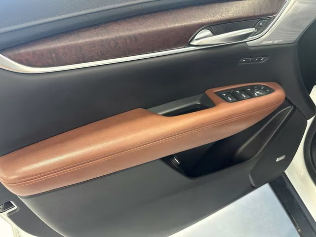 2023 Crystal White Tricoat Cadillac XT5 Premium Luxury AWD SUV
