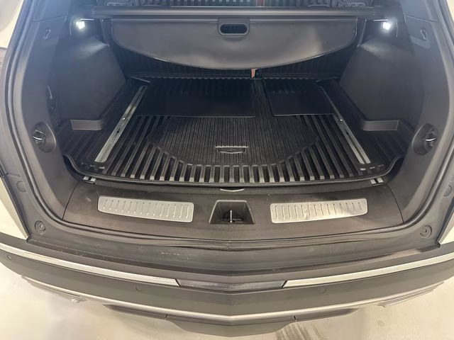 2023 Crystal White Tricoat Cadillac XT5 Premium Luxury AWD SUV