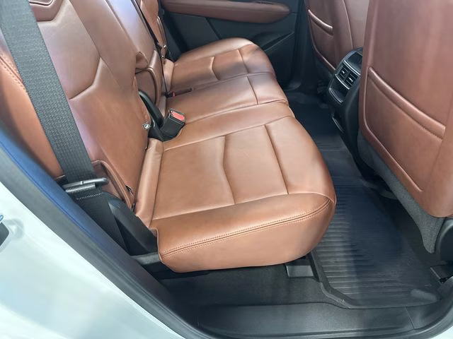 2023 Crystal White Tricoat Cadillac XT5 Premium Luxury AWD SUV