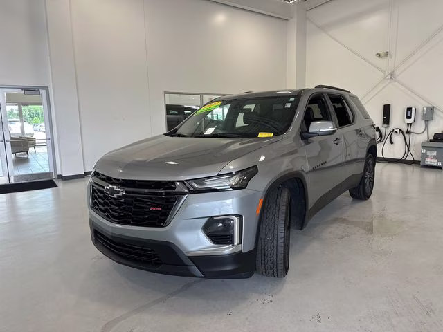 2023 Sterling Gray Metallic Chevrolet Traverse RS AWD SUV