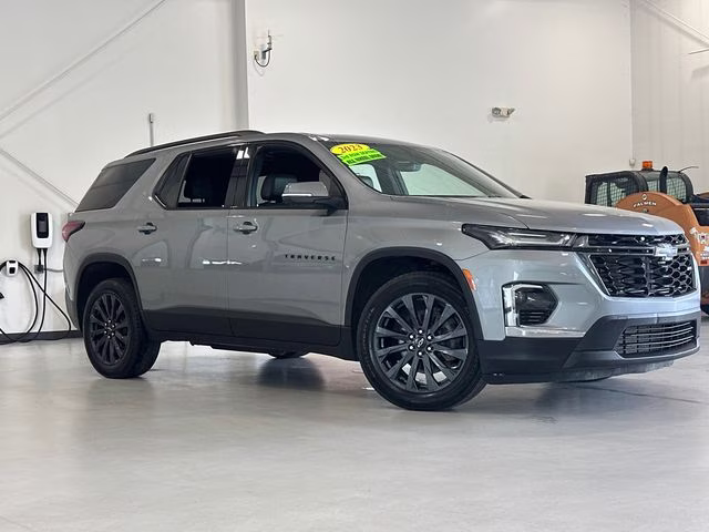 2023 Sterling Gray Metallic Chevrolet Traverse RS AWD SUV