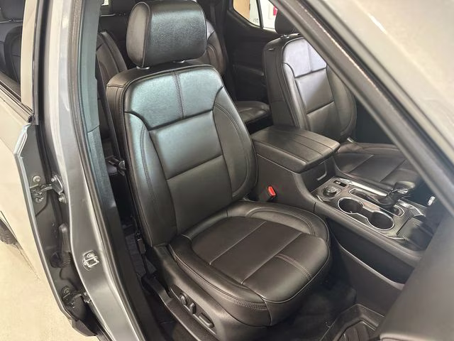 2023 Sterling Gray Metallic Chevrolet Traverse RS AWD SUV