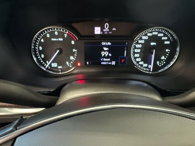 2023 Crystal White Tricoat Cadillac XT5 Premium Luxury AWD SUV