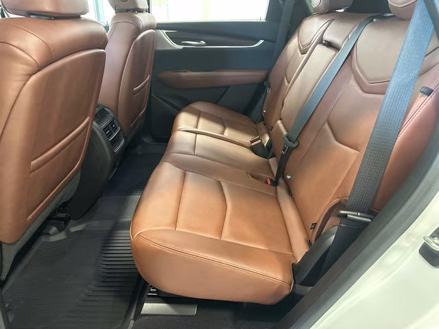 2023 Crystal White Tricoat Cadillac XT5 Premium Luxury AWD SUV