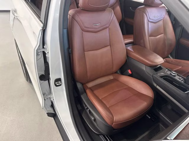 2023 Crystal White Tricoat Cadillac XT5 Premium Luxury AWD SUV
