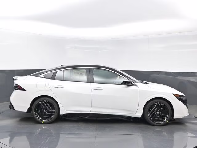 2026 Aspen White/Super Black Nissan Sentra SR FWD Sedan