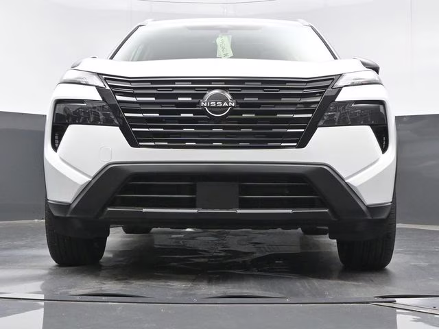 2026 Everest White Pearl Tricoat Nissan Rogue Dark Armor FWD SUV