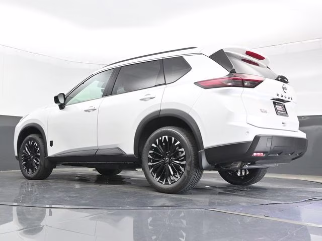 2026 Everest White Pearl Tricoat Nissan Rogue Dark Armor FWD SUV