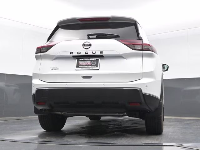 2026 Everest White Pearl Tricoat Nissan Rogue Dark Armor FWD SUV