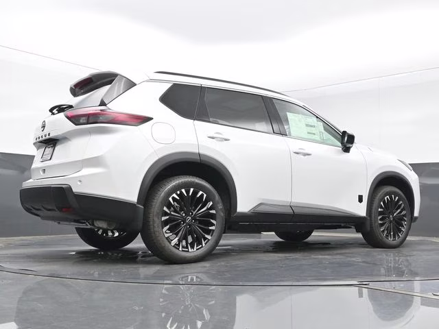 2026 Everest White Pearl Tricoat Nissan Rogue Dark Armor FWD SUV