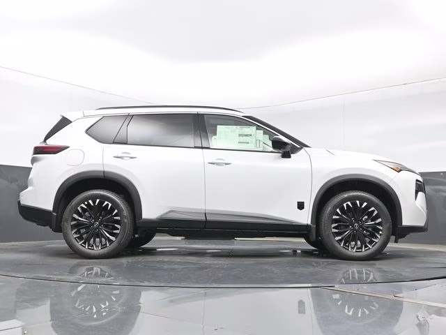 2026 Everest White Pearl Tricoat Nissan Rogue Dark Armor FWD SUV