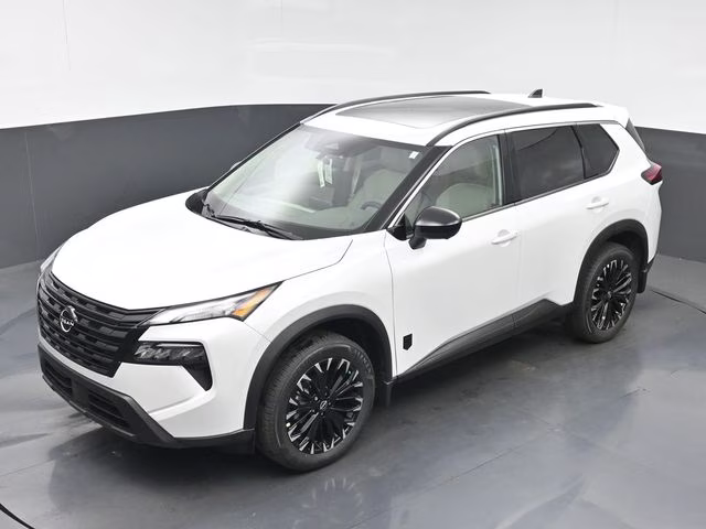 2026 Everest White Pearl Tricoat Nissan Rogue Dark Armor FWD SUV