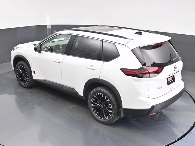 2026 Everest White Pearl Tricoat Nissan Rogue Dark Armor FWD SUV